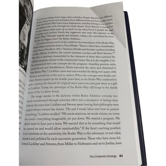 THE CINDERELLA STRATEGY: THE GAME PLAN BEHIND BUTLER By Graham Honaker And Jerry - Picture 8 of 10